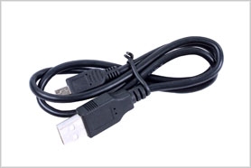 ACTIONPRO X7 f�r die Daten�bertragung zum PC und zum Aufladen der Kamera